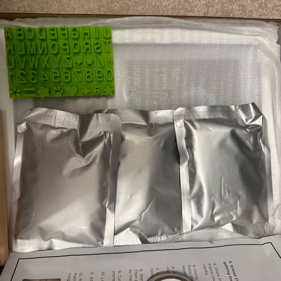 NIB Baby Hand & Footprint Clay Keepsake Photo Frame Kit - Picture 2 of 3